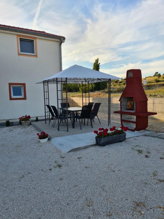 Apartmani Ivan Rtina Luaran gambar